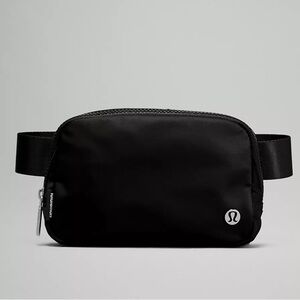 Lululemon Everywhere Belt Bag 1L